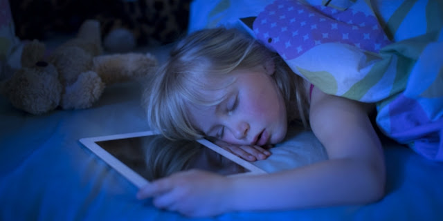 Jangan bawa gadget saat tidur