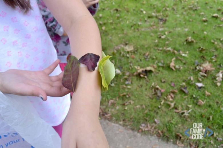 leaf bracelet nature craft for kids