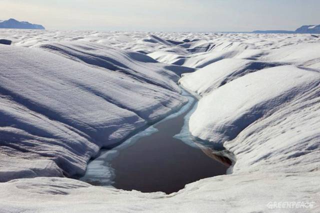 Petermann-Glacier-Blue-River