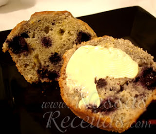 receita de deliciosos muffins de blueberries