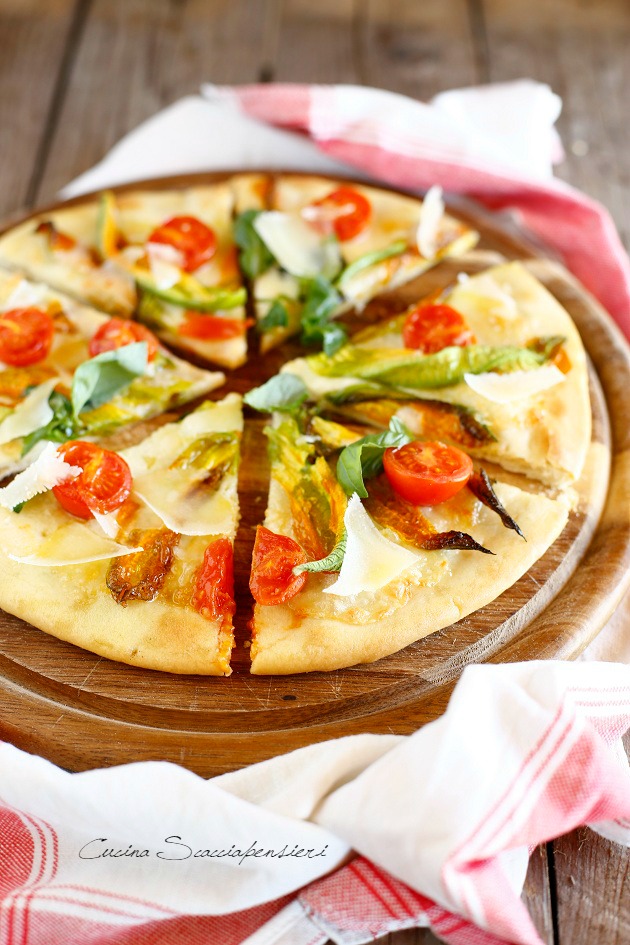 Pizza a lievitazione naturale con fiori di zucca e Parmigiano Reggiano per #PRChef2015