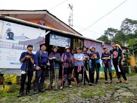 Porter Gunung Kembang