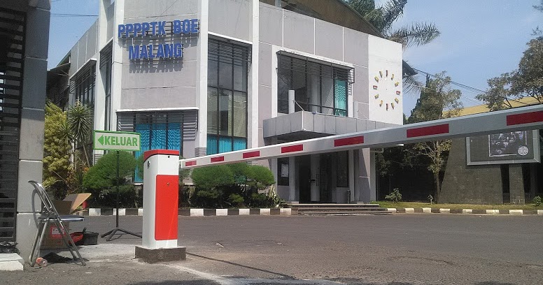 Pemasangan Portal Otomatis  6 meter di VEDC Malang Palang  
