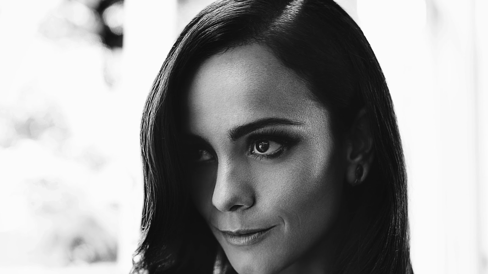 Alice Braga HD Images and Wallpapers - Hollywood Actress