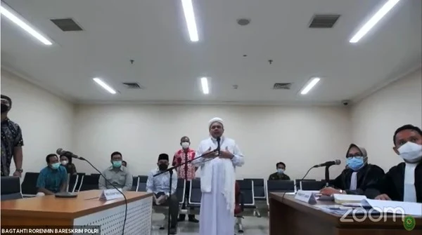 Pengacara Klaim Sidang Habib Rizieq yang Digelar Virtual Tidak Sah