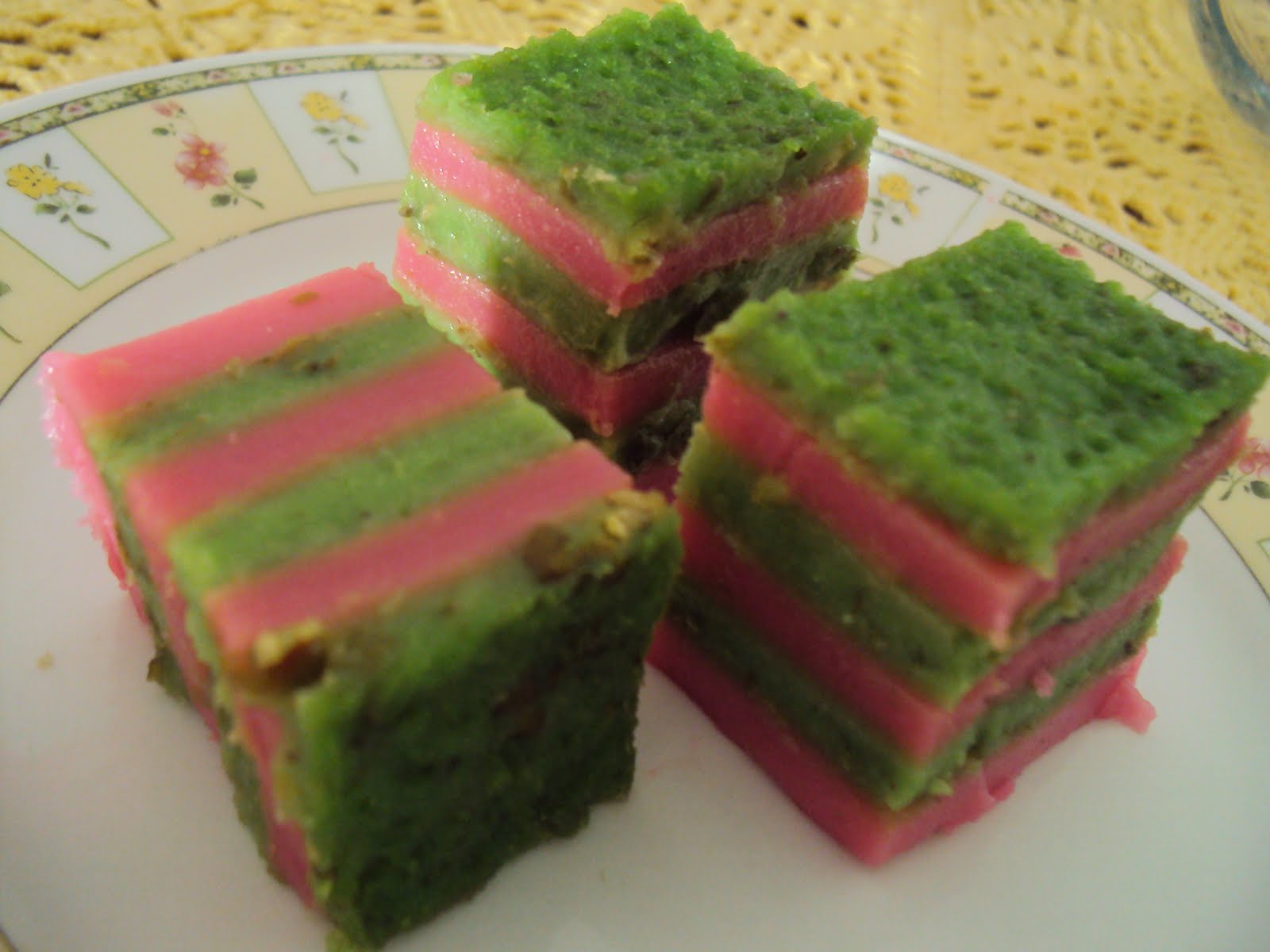 Duniaku: KUIH LAPIS KACANG HIJAU