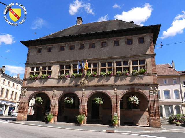 RAMBERVILLERS (88) - Hôtel de ville (1581)