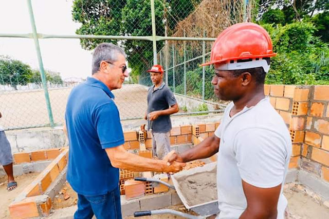 CRUZ DAS ALMAS: Prefeito Orlandinho visita obras em andamento