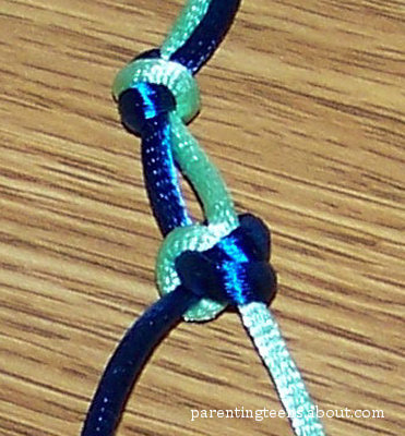 Bracelet Knot Tying5