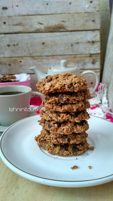 Kue Kering Oat Cokelat Chips Lebih Sehat dan Mudah (healthier oatmeal cookies)