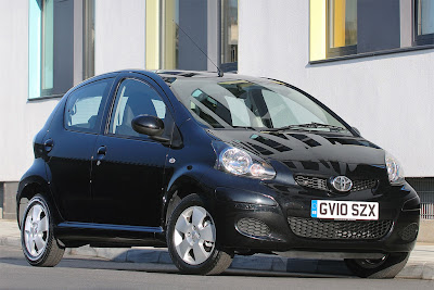 2010 Toyota Aygo Black First Look