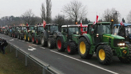 des tracteurs agricoles