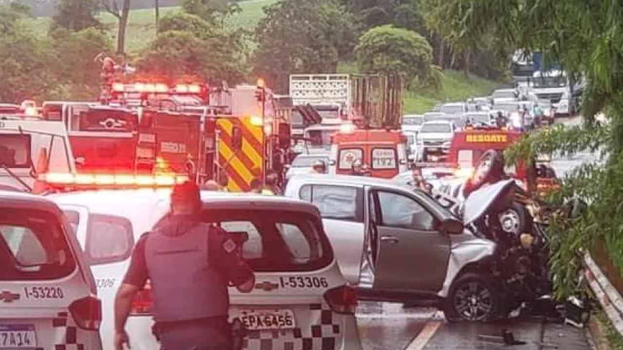 Dois policiais morrem em acidente de trânsito
