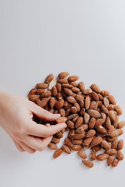 Which nuts is healthiest ? A thorough detail