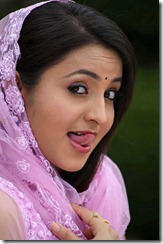 actress_bhama_closeup_cute_pic