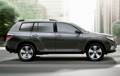 2011-toyota-highlander-side-view