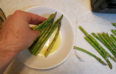 oil and asparagus