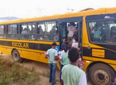 Ônibus escolar de Jequié é flagrado transportando 70 estudantes