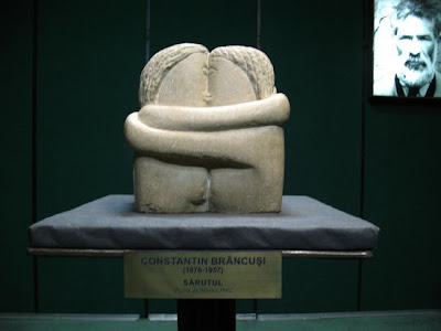 visit of the sculpture monuments of Brancusi: Kiss Gate,
