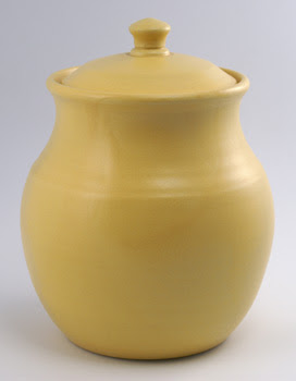 simple elegant ceramic cookie jar, gold color