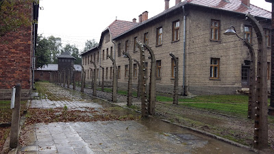 auschwitz.jpg