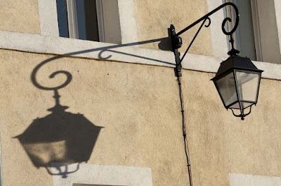 Public light and shadow guillaume lelasseux 2009