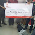  Man Faints After Receiving N10m Cheque He Won In A Promo (Photos) 