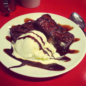 7pm - Ed's Easy Diner chocolate brownie