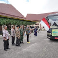 BUPATI PAKPAK BHARAT BERANGKATKAN DAN TEPUNG TAWAR JEMAAH CALON HAJI KABUPATEN PAKPAK BHARAT TAHUN 2023