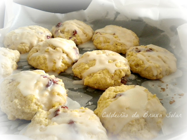 Scones de aveia, canela e cranberries