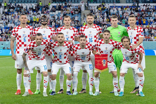 SELECCIÓN DE CROACIA. Temporada 2022-23. Dejan Lovren, Josko Gvardiol, Borna Barisic, Bruno Petkovic, Dominik Livakovic, Ivan Perisic. Marcelo Brozovic, Mateo Kovacic, Josip Juranovic, Andrej Kramaric, Luka Modric. SELECCIÓN DE JAPÓN 1 SELECCIÓN DE CROACIA 1 En los penaltis: SELECCIÓN DE JAPÓN 1 SELECCIÓN DE CROACIA 3 Lunes 05/12/2022, 16:00 horas. XXII Copa Mundial de fútbol de la FIFA Catar 2022, octavos de final. Al Wakrah, Catar, estadio Al Yanub: 42.523 espectadores. GOLES: ⚽1-0: 43’, Daizen Maeda. ⚽1-1: 55’, Ivan Perisic. PENALTIS: ❌0-0: Takumi Minamino: para Livakovic. ⚽0-1: Nikola Vlasic, gol. ❌0-1: Kaoru Mitoma, para Livakovic. ⚽0-2: Marcelo Brozovic, gol. ⚽1-2: Takuma Asano, gol. ❌1-2: Marko Livaja, lamnzamiento al poste. ❌1-2: Maya Yoshida, para Livakovic. ⚽1-3: Mario Pasalic, gol.