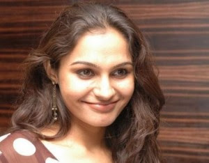 andrea-jeremiah1-300x234.jpg (300×234)