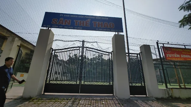 Sân bóng Văn Quán