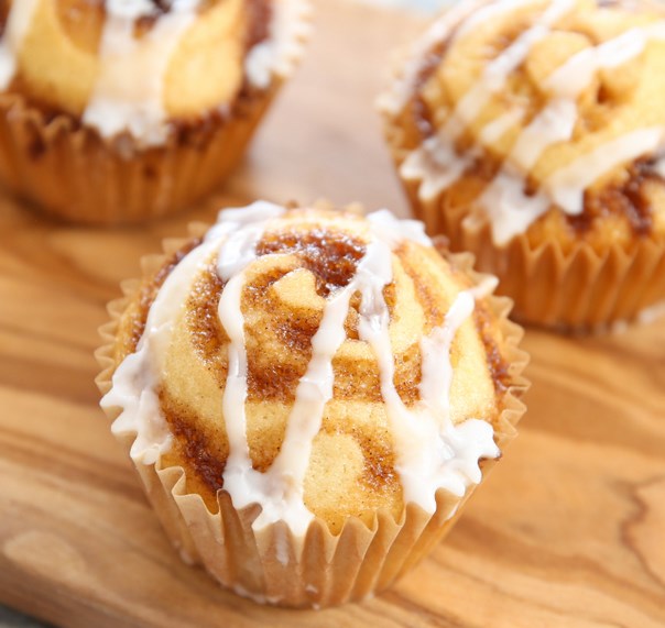 CINNAMON ROLL MUFFINS #dessert #cake