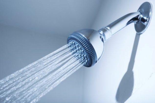 Truco casero para aumentar la presión del agua en tu regadera