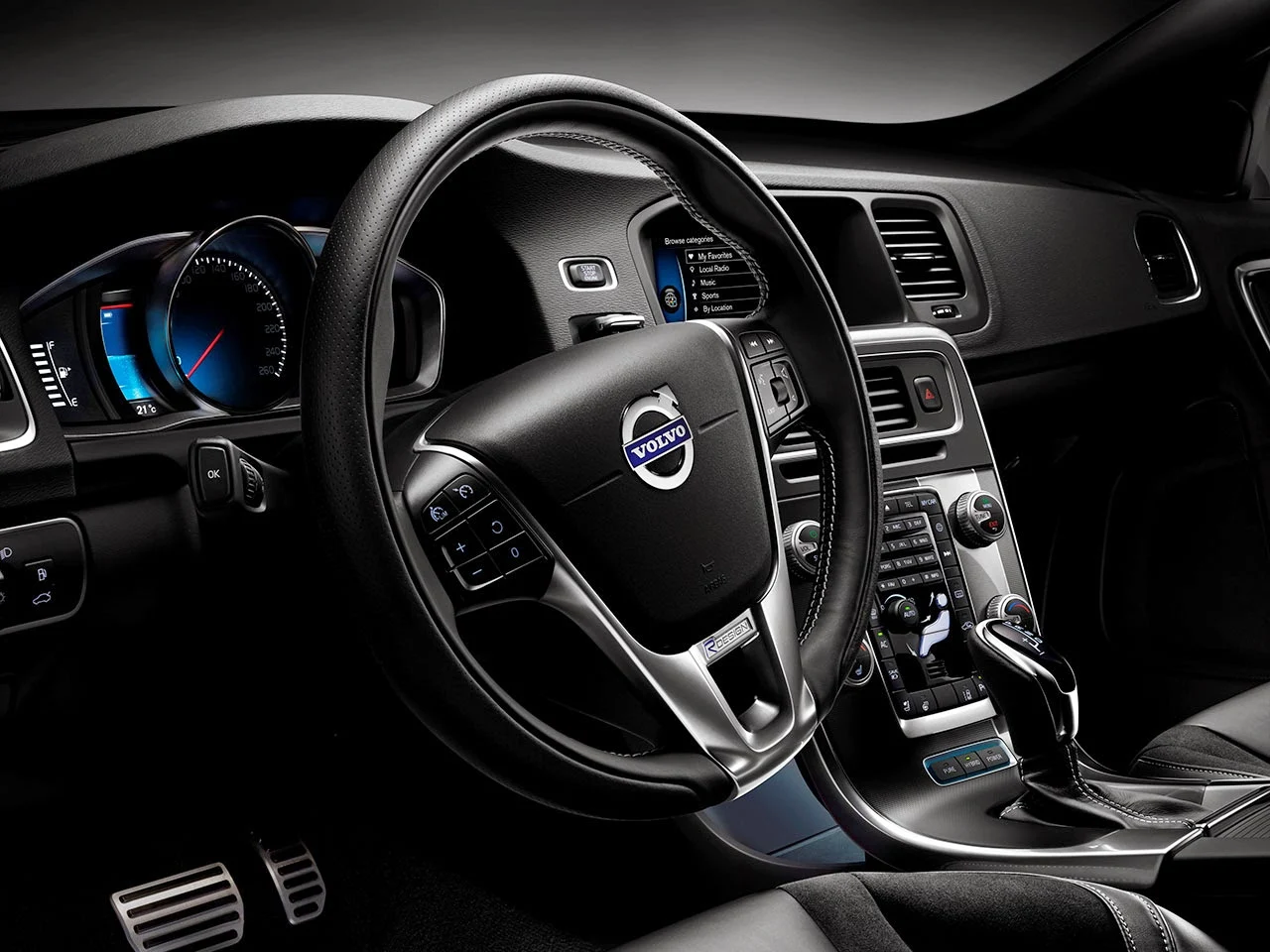 Volvo V60 Plug-In Hybrid R-Design dash