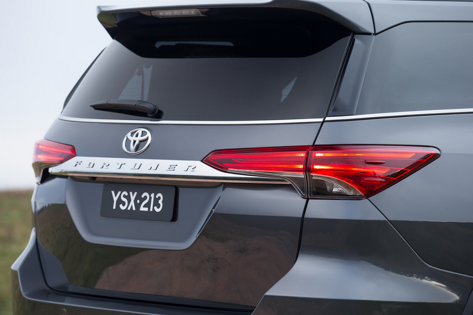 Resmi Mobil Terbaru Toyota Fortuner 2016 Telah Diperkenalkan