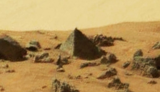 Struktur Mirip Piramida Terlihat Di Planet Mars