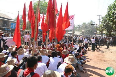  လက္ပံတန္းၿမိဳ႕မွာ ရဲတပ္ဖြဲ႔က ပိတ္ဆို႔ထားရတဲ့ ပင္မသပိတ္စစ္ေၾကာင္းကို မတ္လ ၄ ရက္ေန႔က ေတြ႔ရစဥ္ Photo: Kyaw Zaw Win/RFA