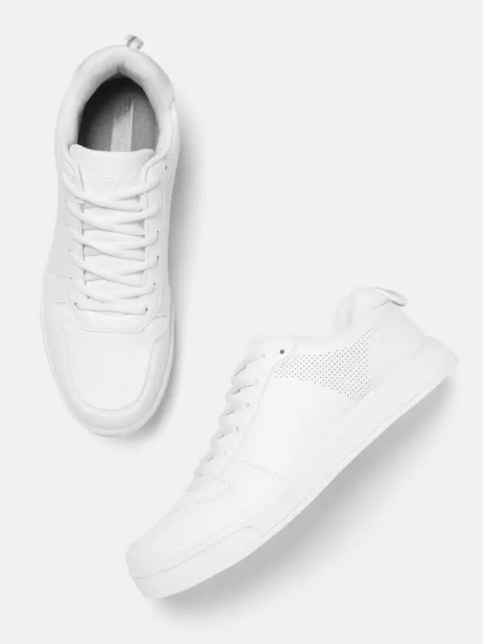HRX by Hrithik Roshan  Sneakers For Men  (White) 