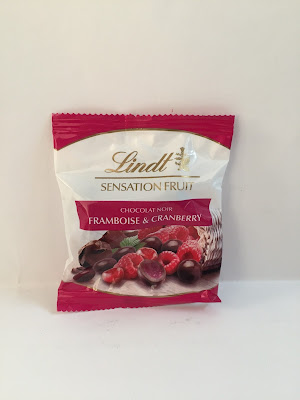 Bombones de fruta recubierta de chocolate negro Lindt