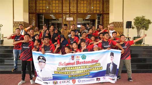 Hendri Septa lepas 29 Atlet Panahan ke Riau Championship 2022