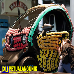 blog--sphere.blogspot.com - Mobil Aneh yang Berlapis Kue Pelangi