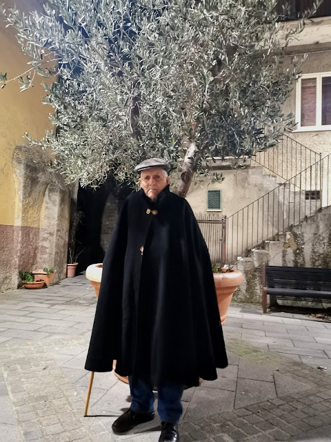 Fuochi di Sant'Antonio Abate a Trivigno, tradizioni della Basilicata, riti lucani, Sant'Antuono di Italo Calvino "Fiabe Italiane", inizio del carnevale