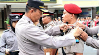Kapolres Lumajang Pimpin Upacara Serah Terima Jabatan Kasat Narkoba dan Kasat Binmas