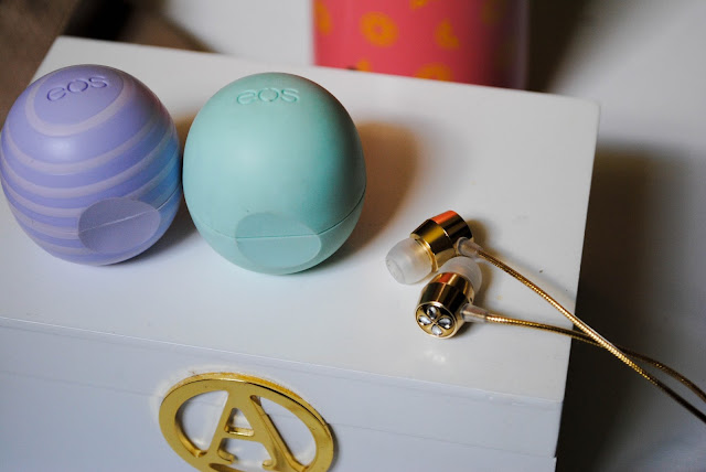 A March favorites post featuring beauty, fashion, tech, and home items from EOS, Sam & Libby, Lilly Pulitzer for Target, BaubleBar for Target, S'ip by S'well and Michael's.