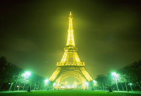 gambar menara Eiffel di Prancis