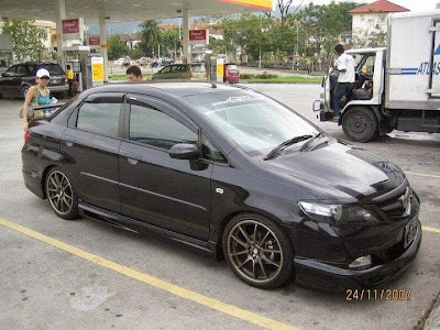 Modifikasi Mobil Honda City Hitam