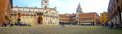 Piazza Grande Ghirlandina