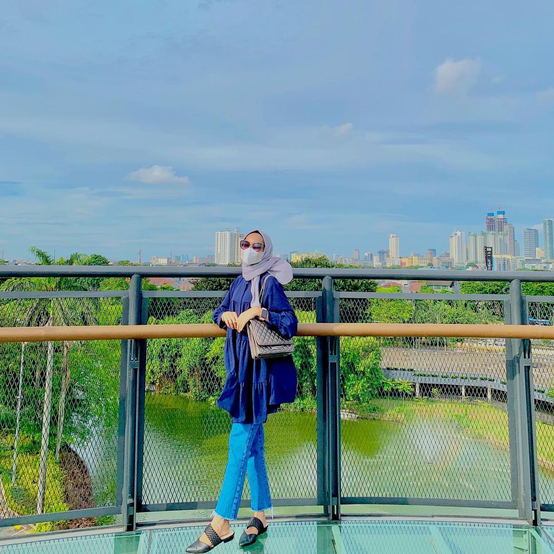 Skywalk Senayan Park Jakarta